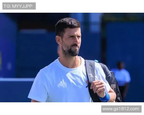 费德勒与足球明星的友谊赛场：跨界运动员的精彩碰撞与互动